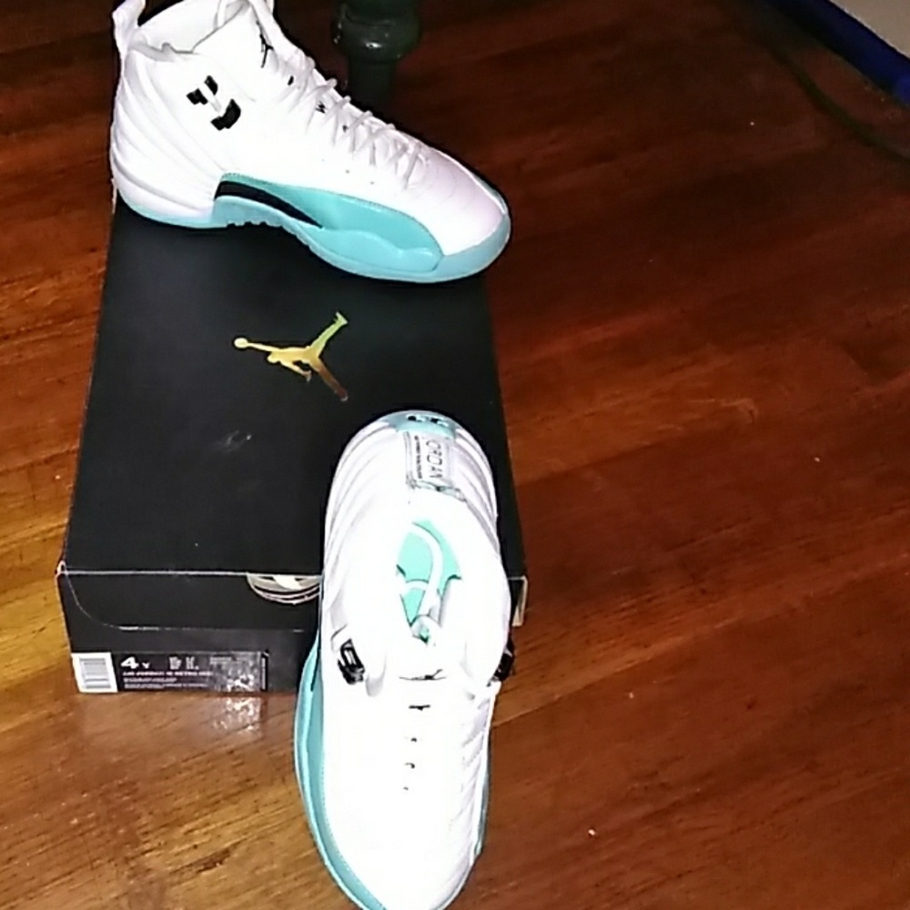 Air Jordan 12 Retro(GS)